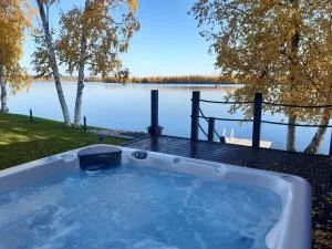 Villa by the river with beach sauna and jacuzzi - Muurola