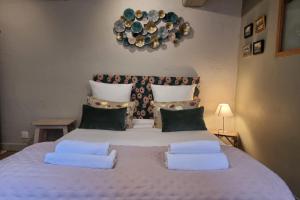 Appartements The Saint Jean Suite - Cozy for 2 - Center Honfleur : photos des chambres