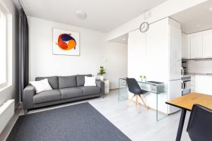 Valoisa parvekkeellinen kaksio, oma parkkipaikka