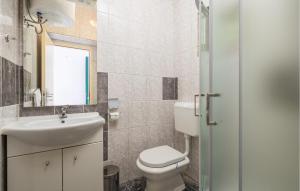 Beautiful Apartment In Lukovo Sugarje