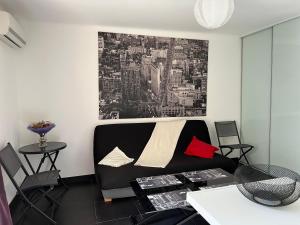 Lappart Isa&Marc T2 avec rez-de-jardin (bus aéroport) tout équipé pour 4 personnes;