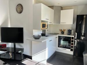 Lappart Isa&Marc T2 avec rez-de-jardin (bus aéroport) tout équipé pour 4 personnes;