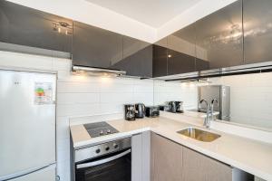 Coast Tower 1BR WBalcony & View.