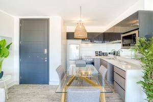 Coast Tower 1BR WBalcony & View.