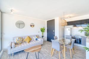 Coast Tower 1BR WBalcony & View.