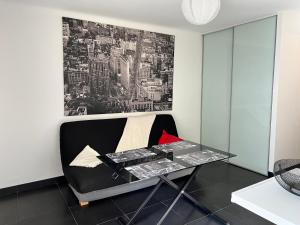 Appartements L'appart Isa&Marc T2 avec rez-de-jardin (bus aeroport) tout equipe pour 4 personnes; : photos des chambres