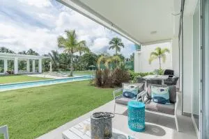 Playa Bonita Amazing Condo at Lake View - Cosón