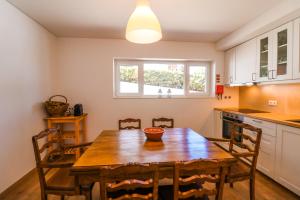 188 Apartments - Lantana - pool, garden and patio