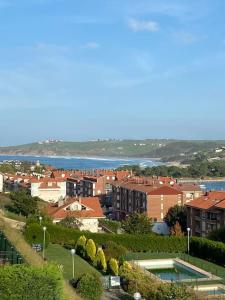 Apartamento EL PILAR con vistas a la bahía y a los picos