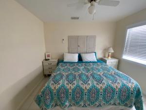 Lido Sunshine L, Steps to Lido Beach