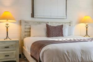 King Suite room in Lost Lake Lodge