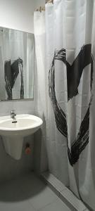 Sea Residences Tower A Staycation Infront of Moa, Moa Arena, Smx, Ikea, Near Dfa Macapagal, NU Moa, PICC, World Trade, Star City, Ayala Mall, Parqal Mall, NAIA 1,2,3