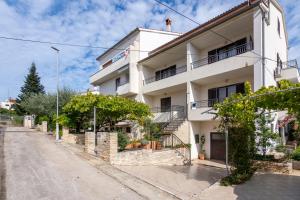 Apartments with parking space Rovinj - 12656 - 3hvězdičkové hotely ve městě Rovinj
