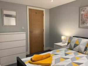 Fantastic 1 Bedroom Basement flat with free parking