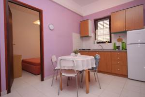 Apartments by the sea Mali Losinj (Losinj) - 2489