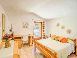 Holiday home with terrace in Berre-les-Alpes