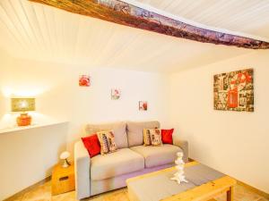 Maisons de vacances Pretty Holiday Home in Berre les Alpes with Garden : photos des chambres