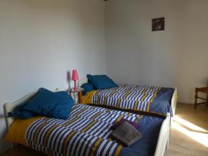 Maisons de vacances Gite Cressanges, 4 pieces, 6 personnes - FR-1-489-44 : photos des chambres