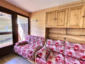Studio chaleureux, skis aux pieds, balcon vue pistes - FR-1-267-241