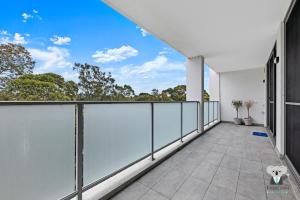 KozyGuru | Wentworthville | Kozy Style 2 Bed 2 Bath APT + Free Parking