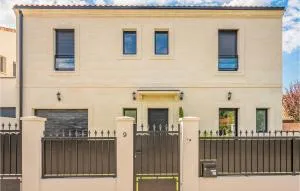 4 Bedroom Beautiful Home In Pessac - Pessac