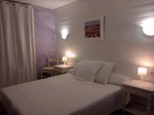 切斯塞西尔旅馆 - Saint-Julien-de-Peyrolas