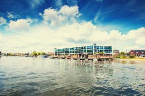 Captains Club Hotel & Spa