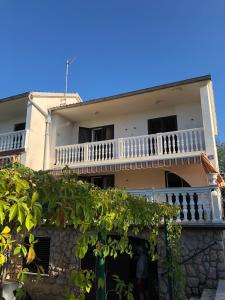 Holiday home in Klimno - Insel Krk 42238 - 4hvězdičkové hotely ve městě Klimno