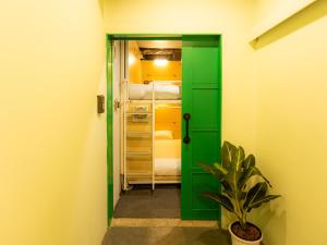 Khao San Social Capsule Hostel