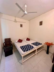 Hostel ivory