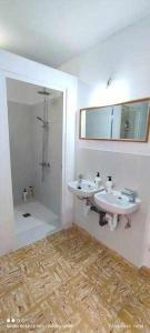 La casa amarilla Candeleda