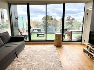 ReadySet Apartments at Emerald