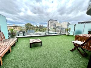 ReadySet Apartments at Emerald