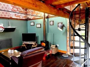 The Barn at Whitehouse Farm 18th century 3 bed Barn- Beautifully converted