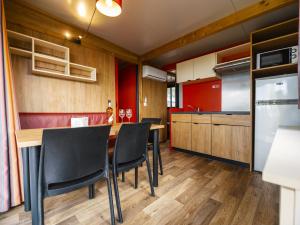 Campings Camping 3 etoiles Les Fougeres : photos des chambres