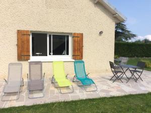 Maisons de vacances Maison grand jardin renovee 5 mn a pied de la plage et centre bourg - proche Bayeux au coeur des plages du debarquement : photos des chambres