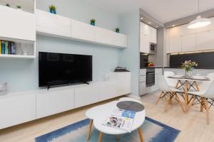 Warsaw Sokołowska One Bedroom Apartament by Noclegi Renters