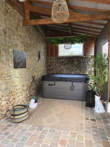 B&B / Chambres d'hotes Au Nid des Champs, Agreable chambre d'hotes avec jacuzzi sur demande, proche de Chartres : photos des chambres