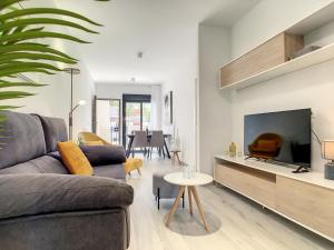 Elisa Beach Apartment - 8209