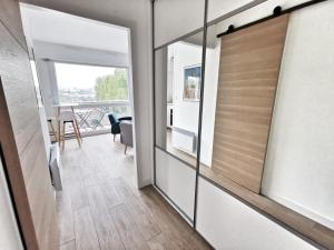 Appartements Appartement lumineux avec balcon et parking : photos des chambres
