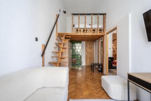 Retro Rebel Mode Apartment