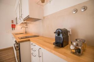 188 Apartments - Buganvília - pool and balcony