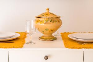 188 Apartments - Buganvília - pool and balcony