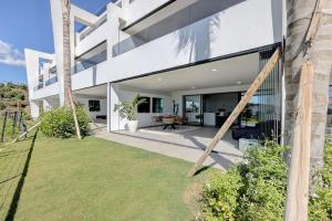 Ground Floor 2 Bedroom Apartment at Estepona Hills