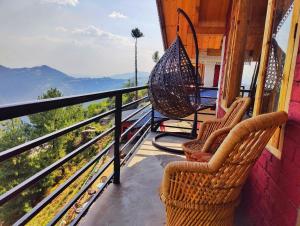 Gadegal Homestay Narkanda - Rooms & Pahadi Café