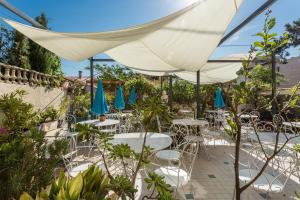 Hotels Hotel Restaurant - Villa Les Sirenes : photos des chambres