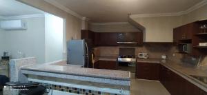 Ecuabook American Consulate 5min