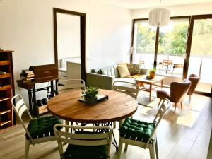 Erkel 19 Apartmanház