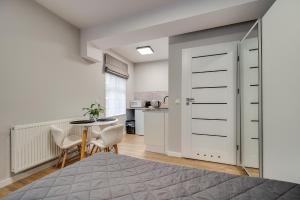 Central Platinum Apartments 18