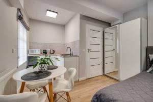 Central Platinum Apartments 18